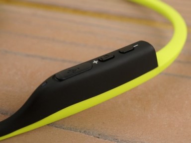 Беспроводная Bluetooth гарнитура с костной проводимостью Aftershokz Trekz Titanium арт. ЭГ25187
