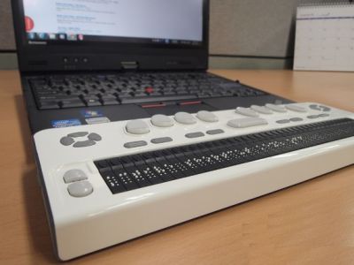 Портативный тактильный дисплей Брайля EDGE 40