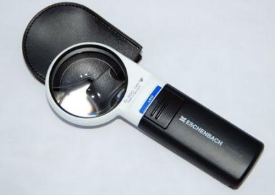 Лупа карманная с подсветкой Illuminated Magnifiers MOBILUX LED 5х арт. ИА3705